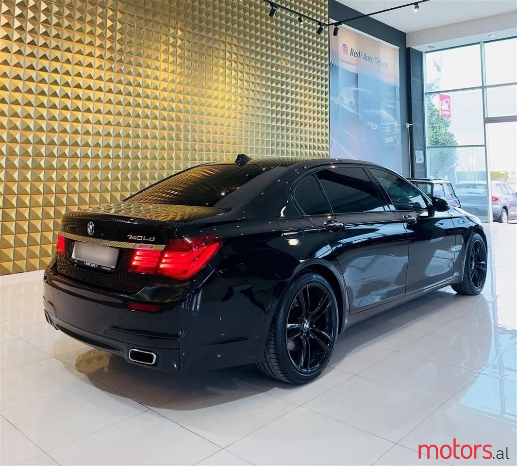 2015' BMW 740 photo #2