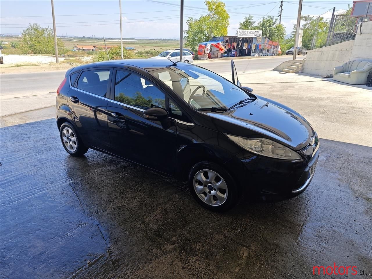 2012' Ford Fiesta photo #5