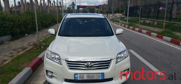 2011' Toyota RAV4 photo #2