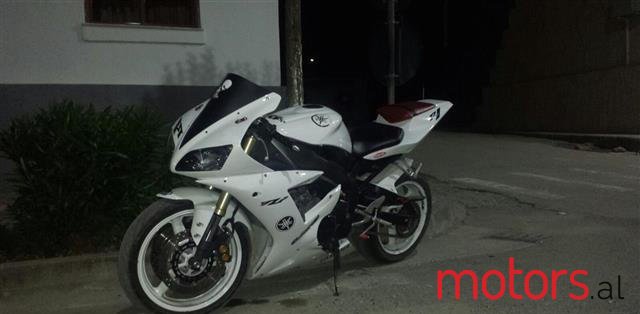 2004' Yamaha R1 photo #1