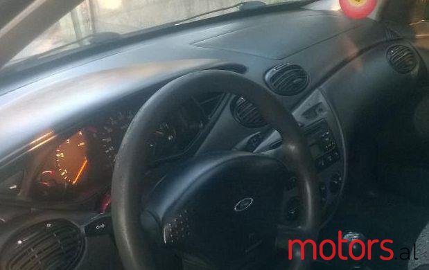 2001' Ford Focus photo #2