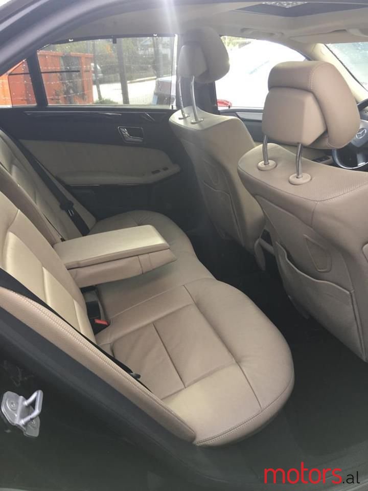 2011' Mercedes-Benz 250 photo #6