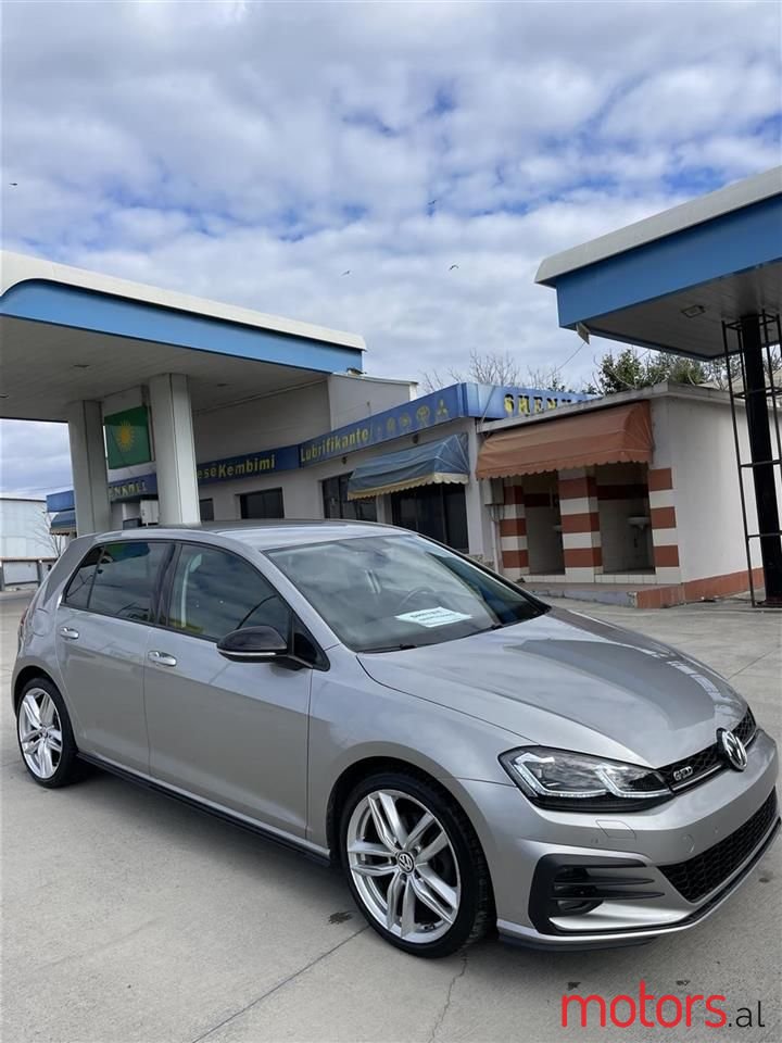 2016' Volkswagen Golf photo #6