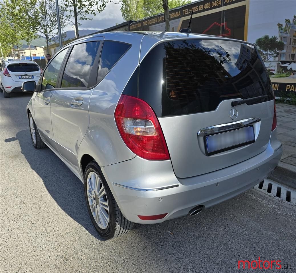 2009' Mercedes-Benz A 200 photo #1