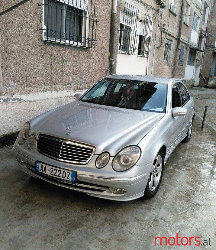 2003' Mercedes-Benz E 270 photo #1