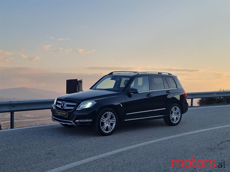 2012' Mercedes-Benz GLK 220 photo #1