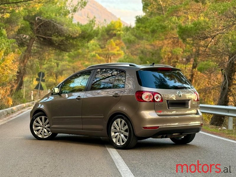 2009' Volkswagen Golf Plus photo #6