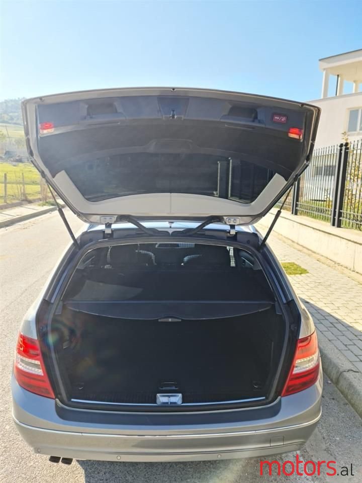 2012' Mercedes-Benz C 200 photo #6