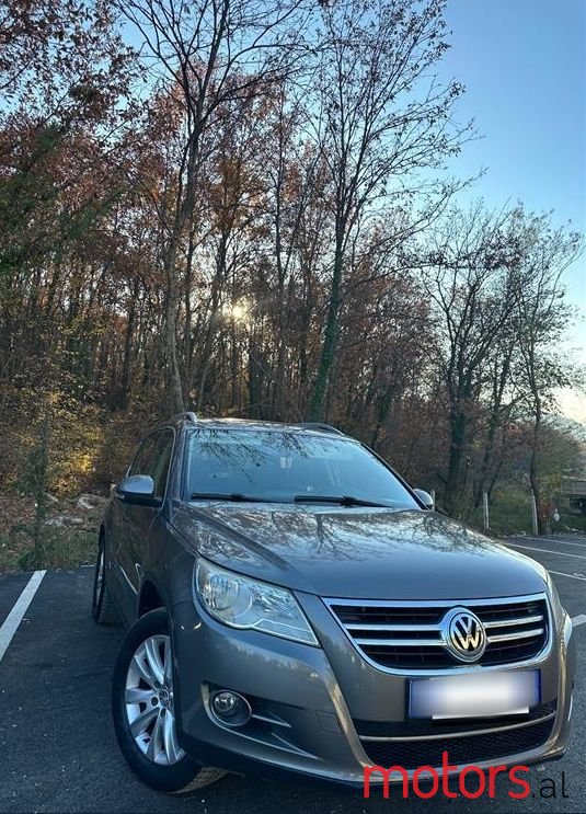 2009' Volkswagen Tiguan photo #2