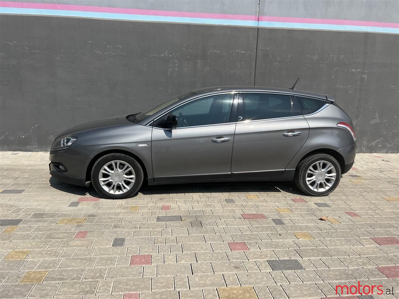 2010' Lancia Delta photo #2