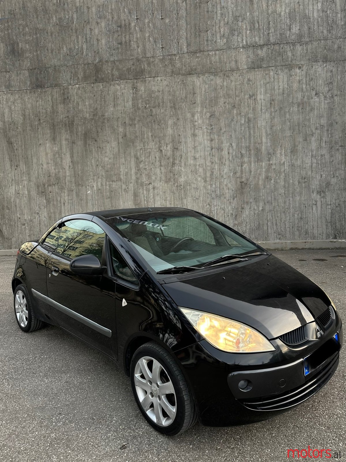 2008' Mitsubishi Colt photo #1