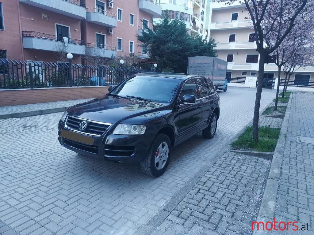 2004' Volkswagen Touareg photo #1