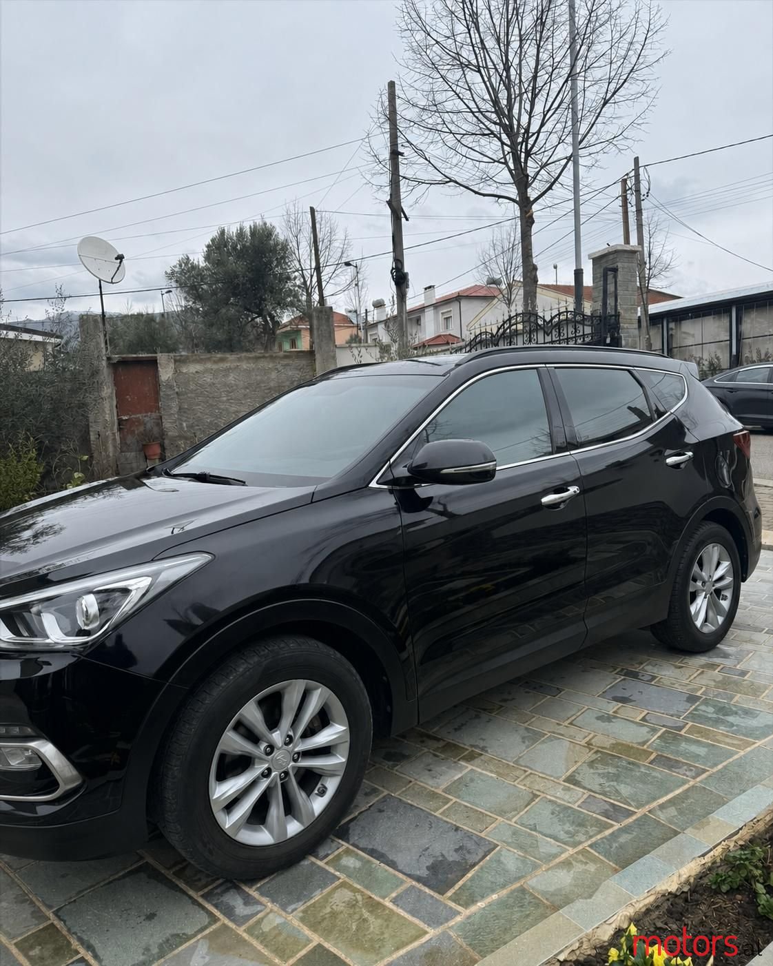 2015' Hyundai Santa Fe photo #2