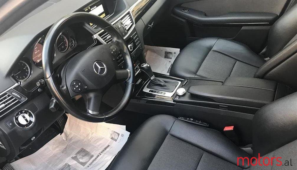 2010' Mercedes-Benz E 250 photo #2