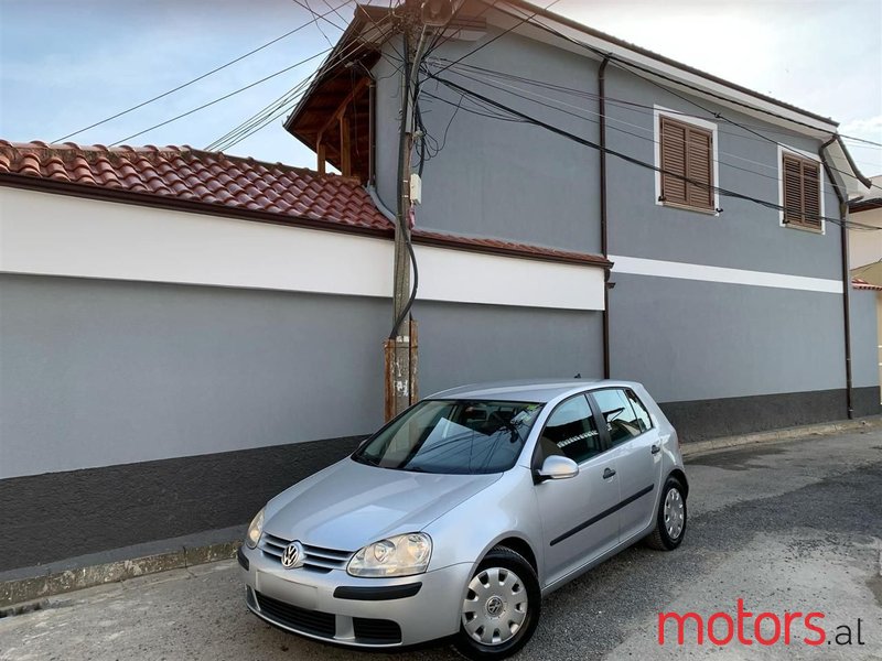 2005' Volkswagen Golf photo #1