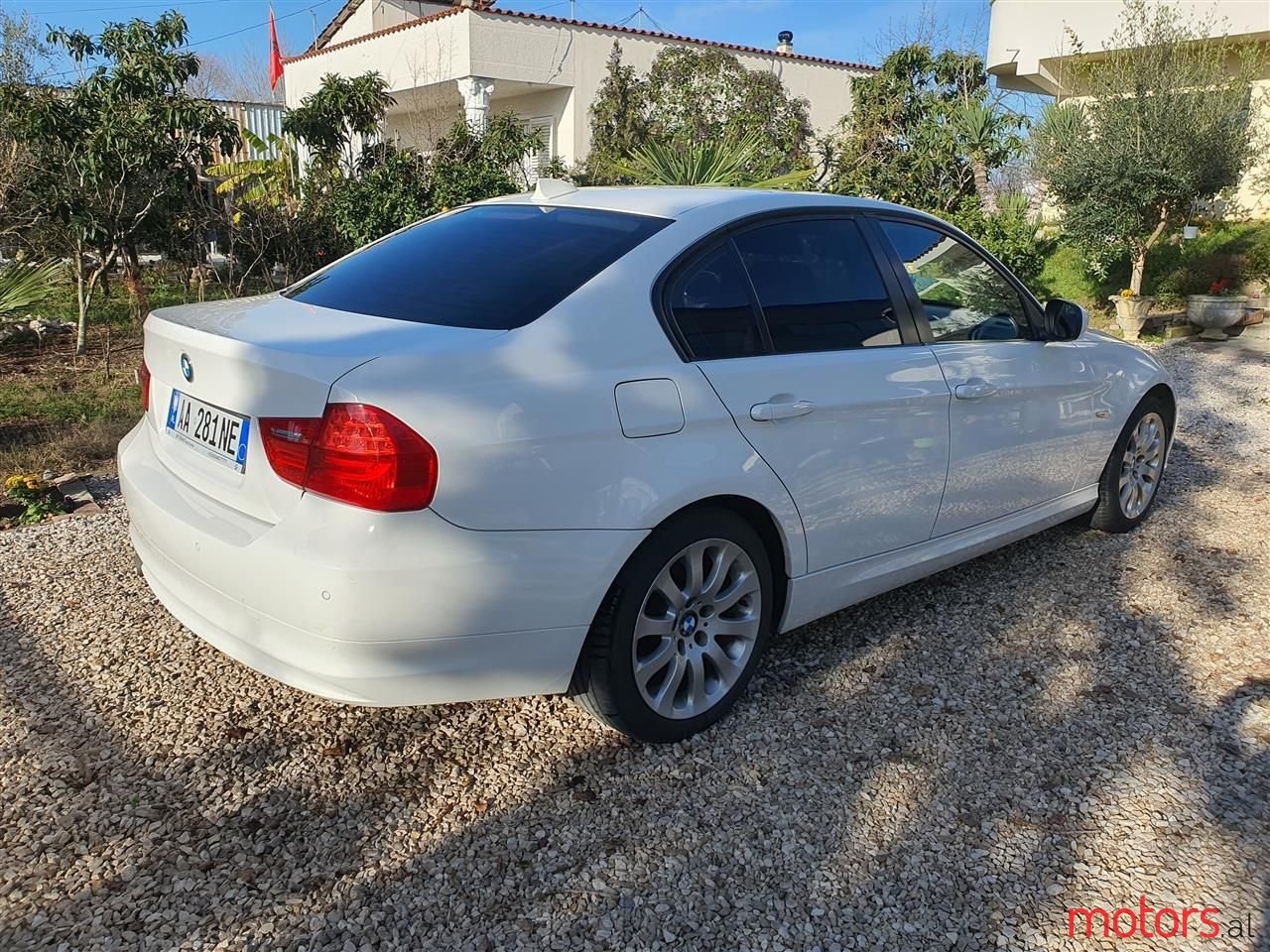 2010' BMW 316 photo #6