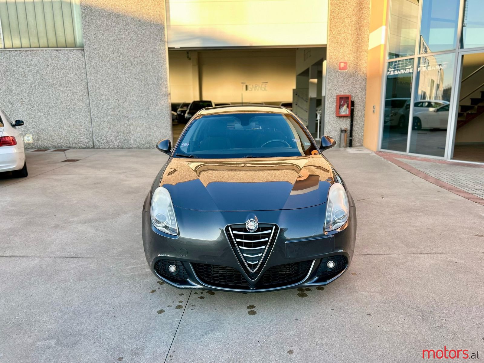 2013' Alfa Romeo Giulietta photo #5