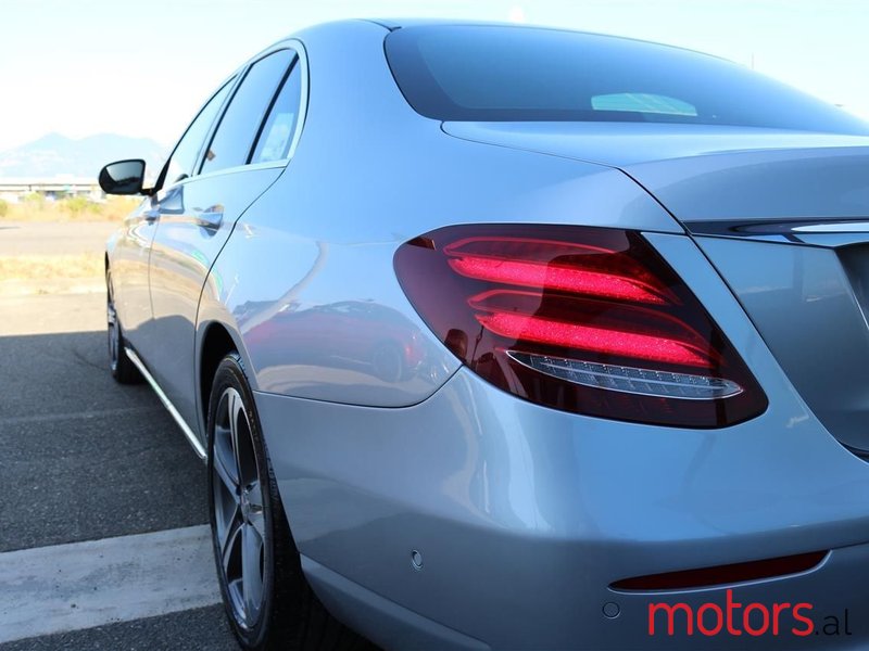 2016' Mercedes-Benz E 220 photo #2