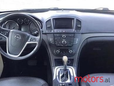 2010' Opel Insignia photo #1