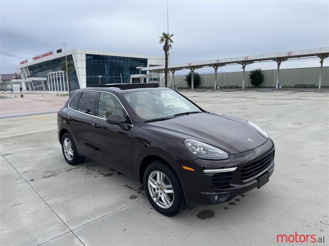 2016' Porsche Cayenne photo #1