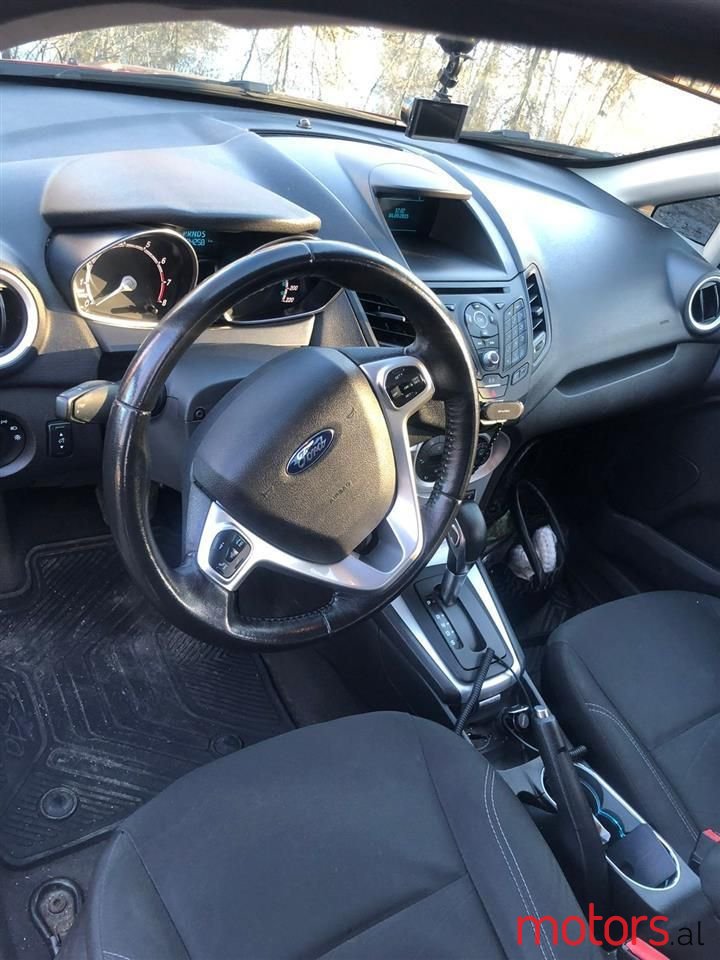 2015' Ford Fiesta photo #5
