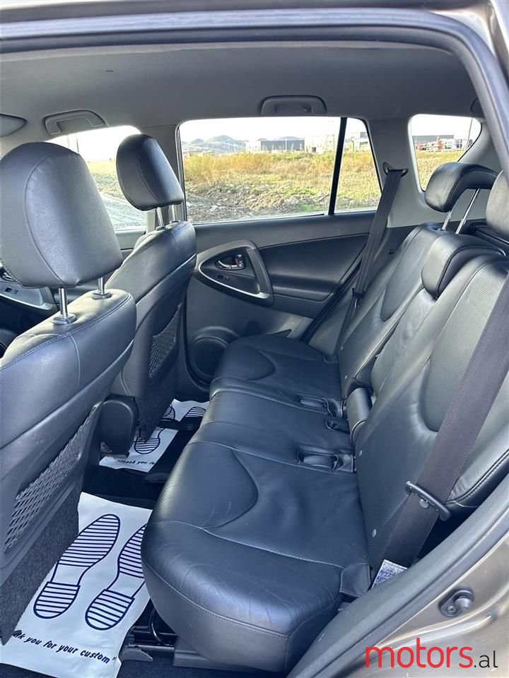 2010' Toyota RAV4 photo #5