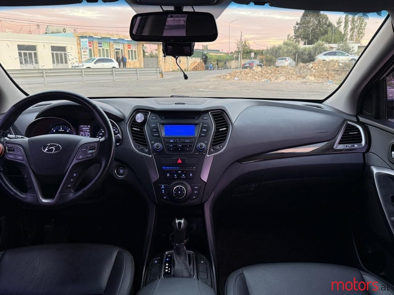 2013' Hyundai Santa Fe photo #2