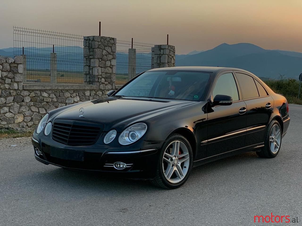 2007' Mercedes-Benz E 220 photo #1