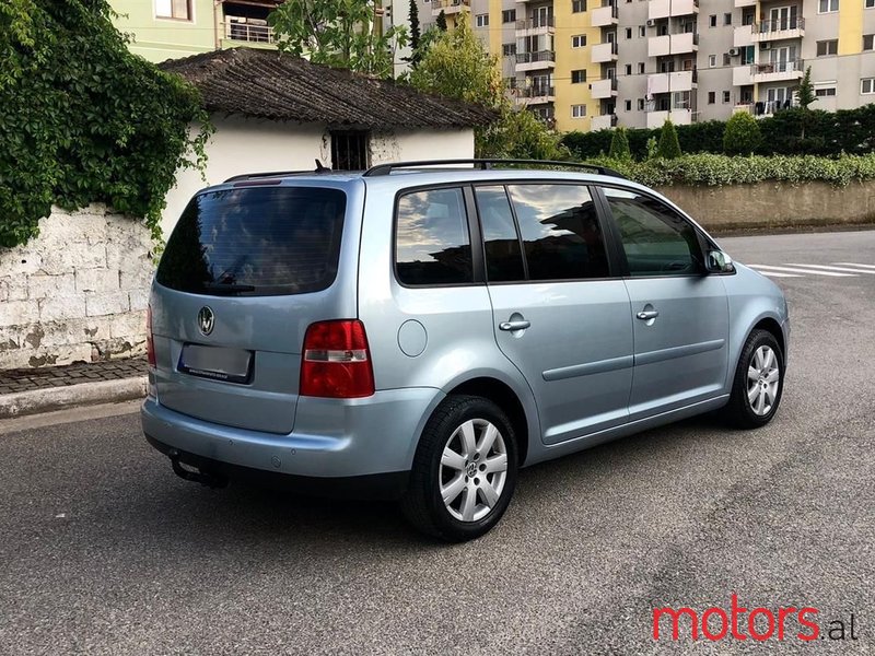 2006' Volkswagen Touran photo #6