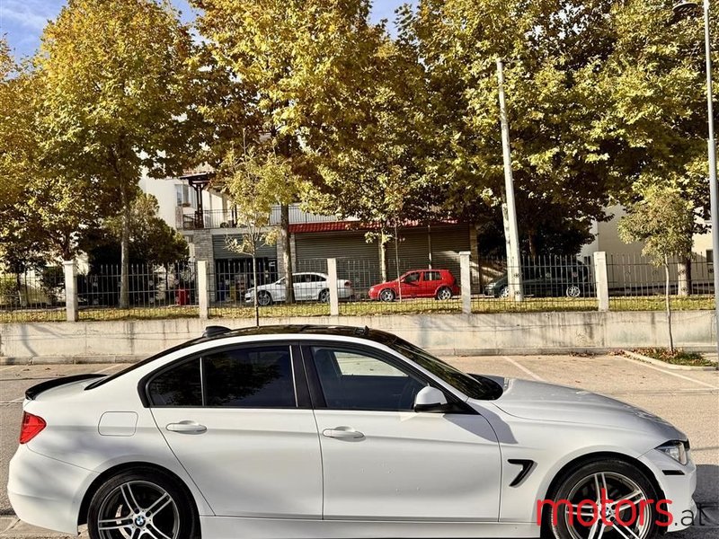 2012' BMW 320 photo #4