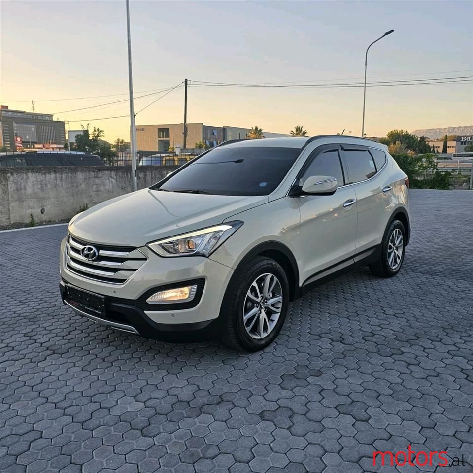 2013' Hyundai Santa Fe photo #1