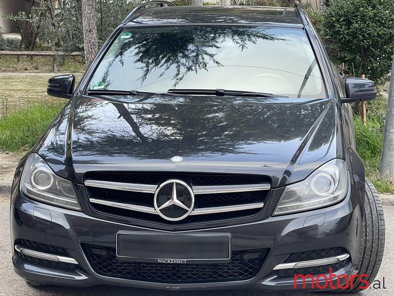 2012' Mercedes-Benz C 220 photo #1