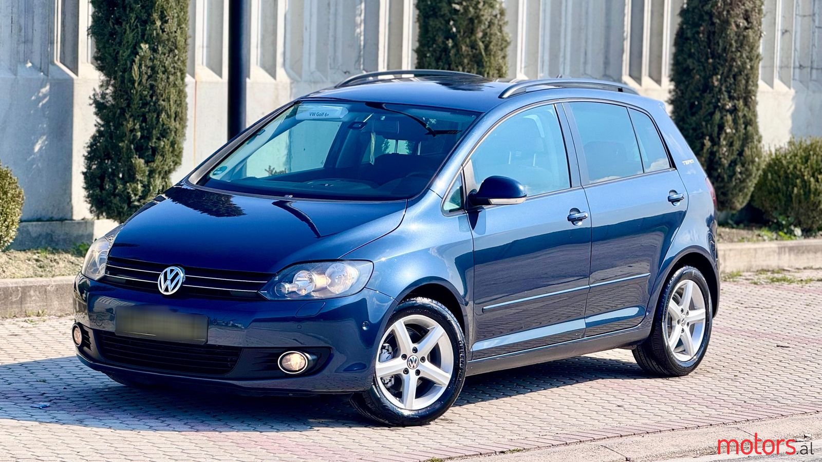 2012' Volkswagen Golf Plus photo #2