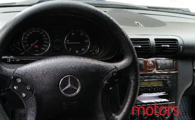 2005' Mercedes-Benz C-Class photo #3