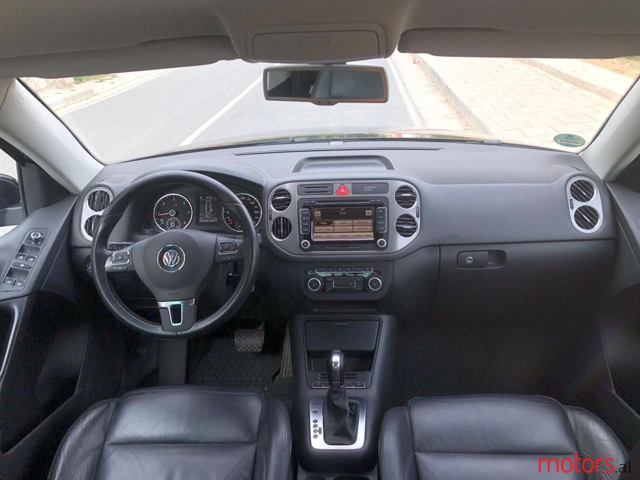 2010' Volkswagen Tiguan photo #6