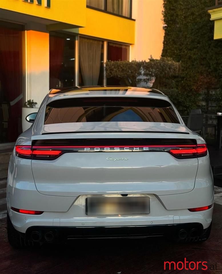 2021' Porsche Cayenne photo #6