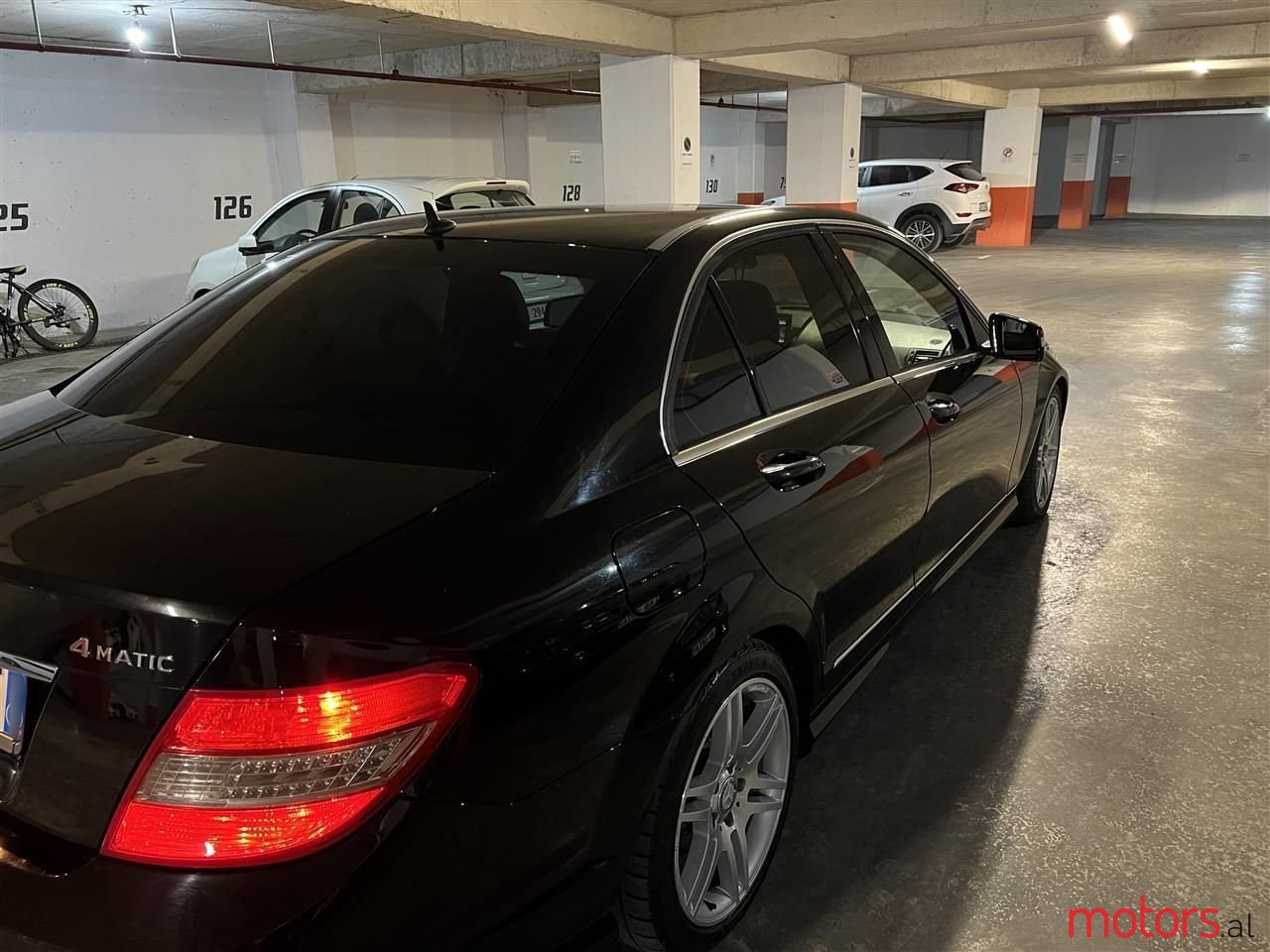 2011' Mercedes-Benz C 300 photo #3