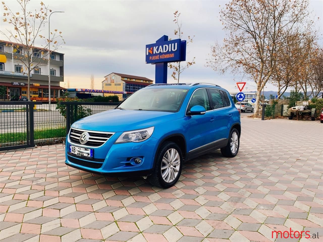 2009' Volkswagen Tiguan photo #1