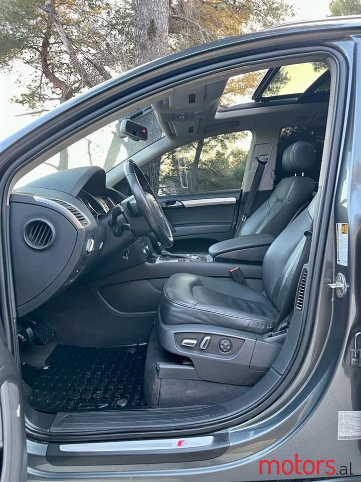 2010' Audi Q7 photo #6