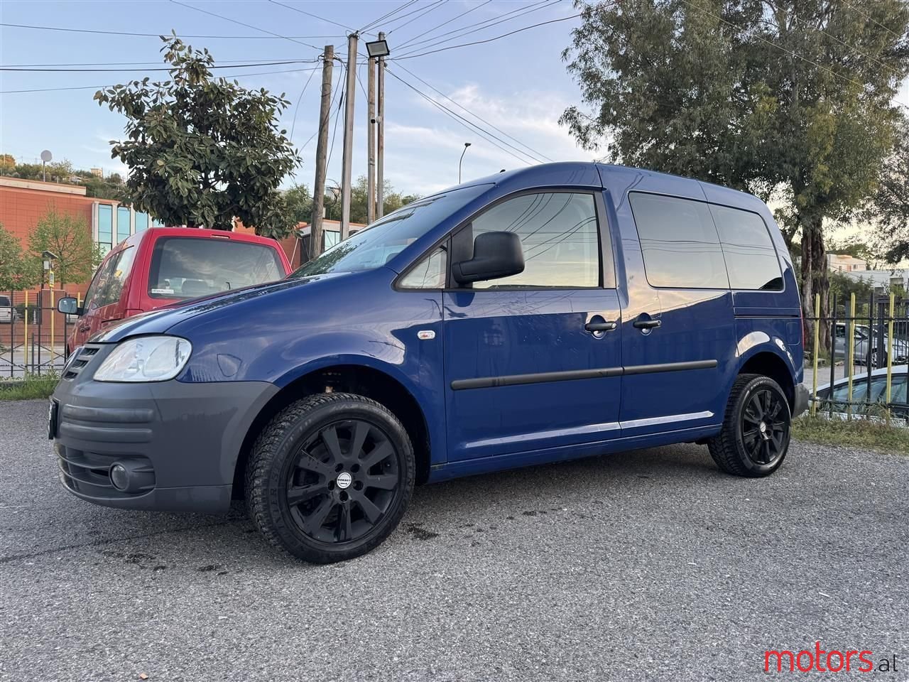 2010' Volkswagen Caddy photo #1
