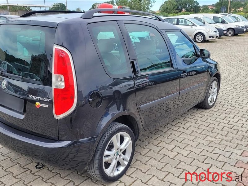 2008' Skoda Roomster photo #2