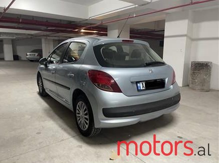 2010' Peugeot 207 photo #4