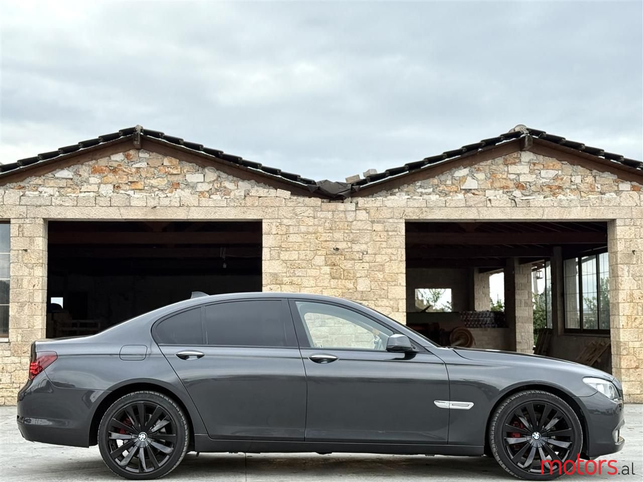 2012' BMW 730 photo #6