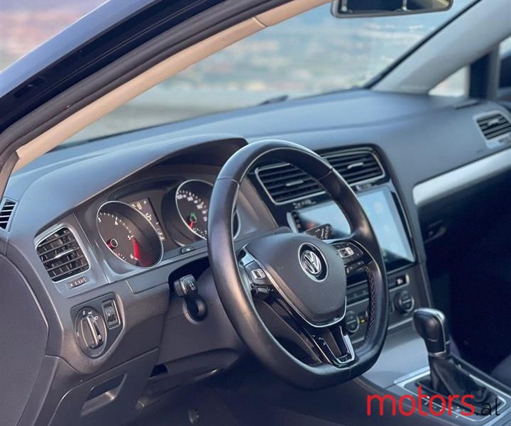 2013' Volkswagen Golf photo #4