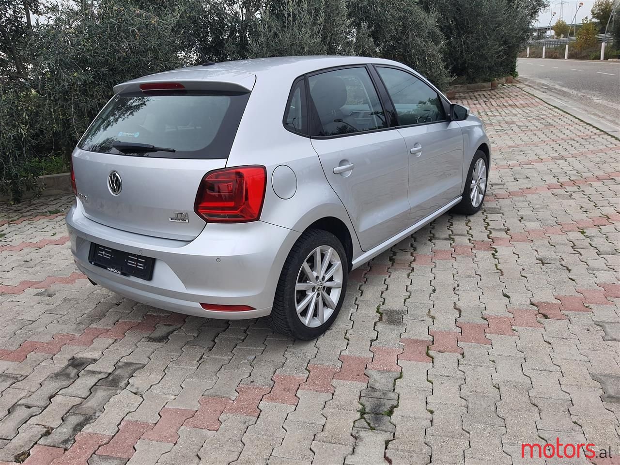 2015' Volkswagen Polo photo #6