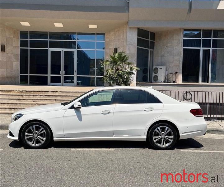 2014' Mercedes-Benz E 220 photo #1