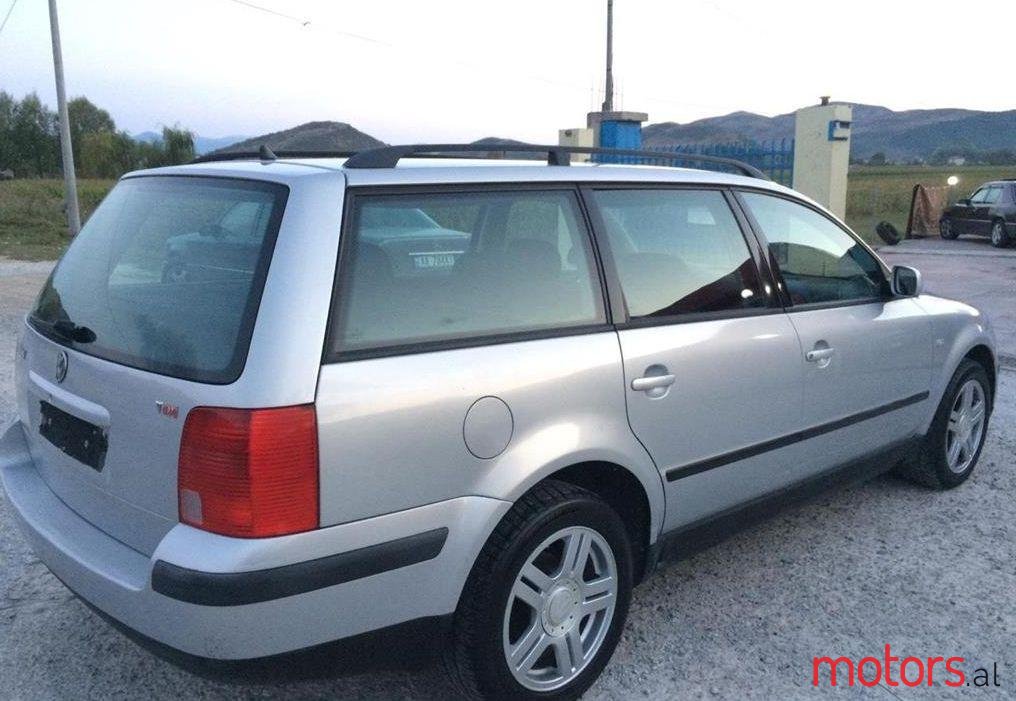 2000' Volkswagen Passat photo #1