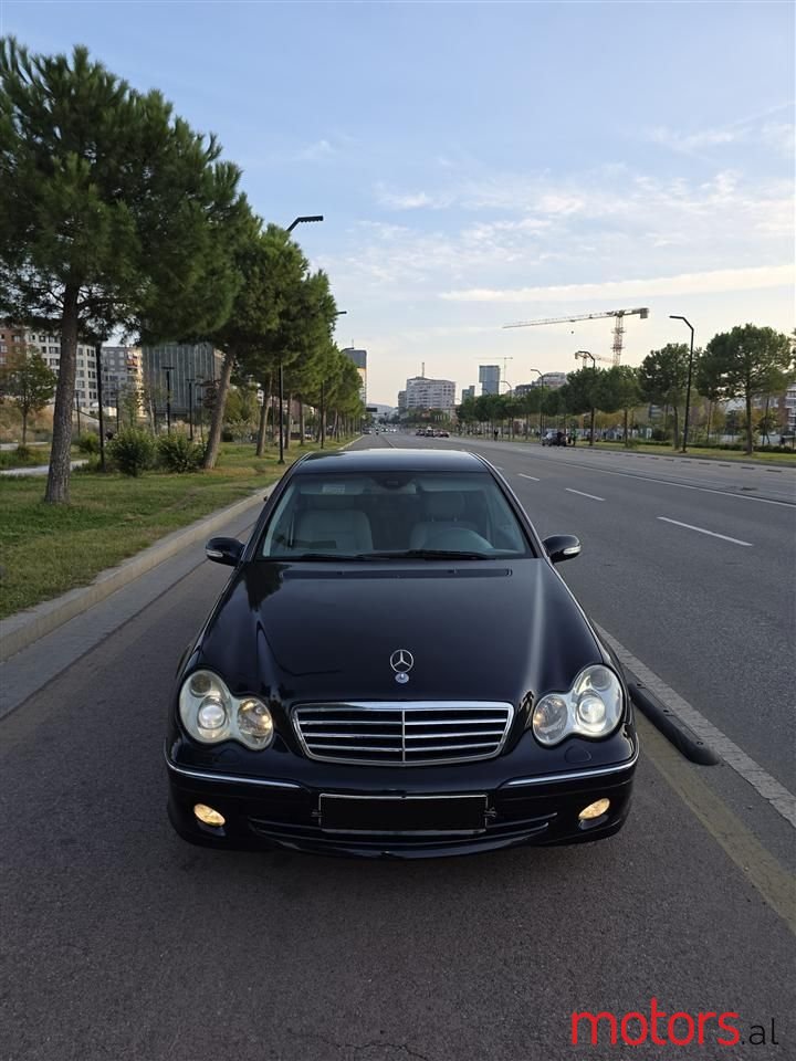 2005' Mercedes-Benz C 220 photo #2