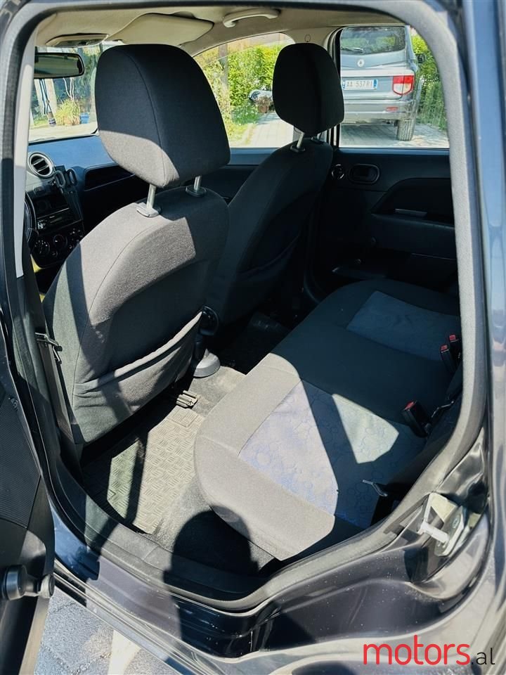 2007' Ford Fiesta photo #5