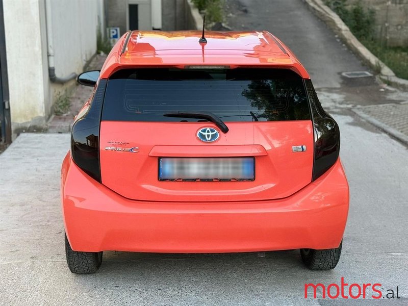 2013' Toyota Yaris photo #4